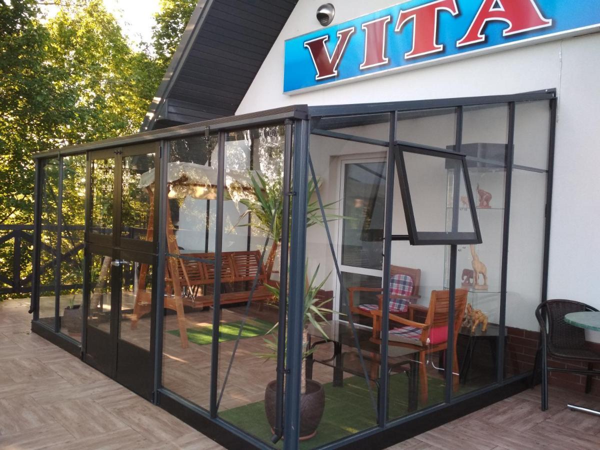 Vita אוגוסטוב מראה חיצוני תמונה